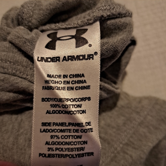 Under Armour boys 0-3 months gray body suit, snaps on the shoulder and bottom - Picture 3 of 3